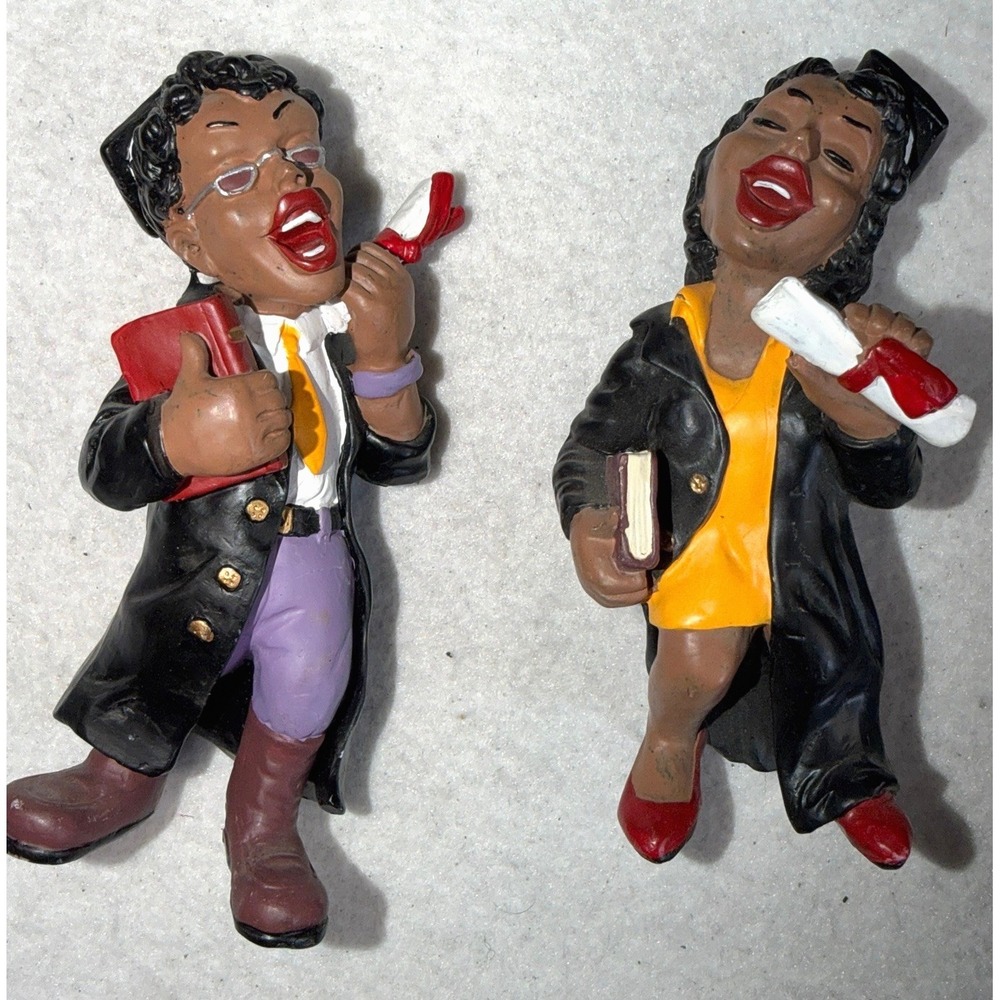 Graduate‎ Figurine Set Male Female Resin Graduation Decor Diploma Figures